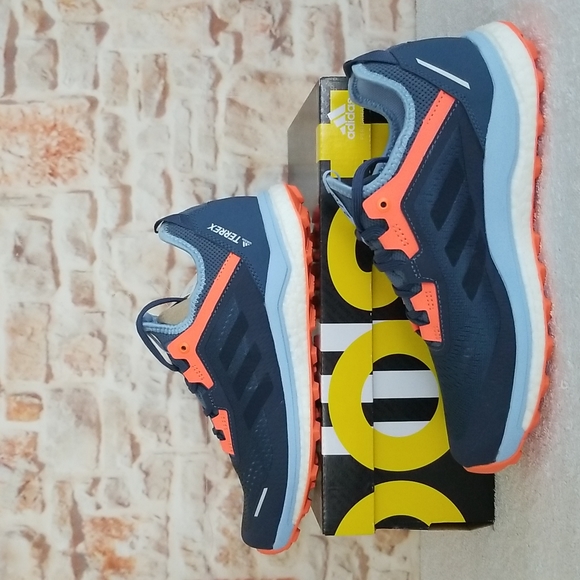 New adidas Terrex Agravic Flow Sneakers - Picture 4 of 9